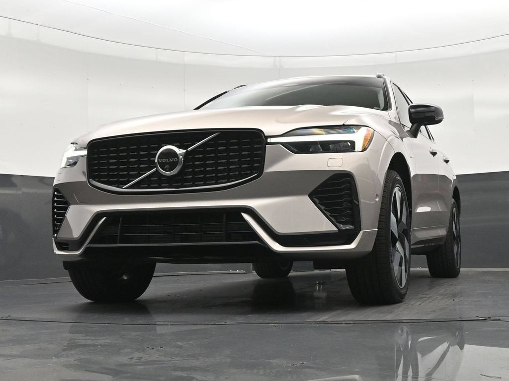 2024 Volvo XC60 Recharge Plug-In Hybrid T8 Plus Dark Theme