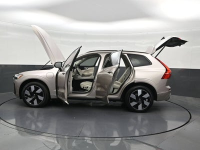 2024 Volvo XC60 Recharge Plug-In Hybrid T8 Plus Dark Theme