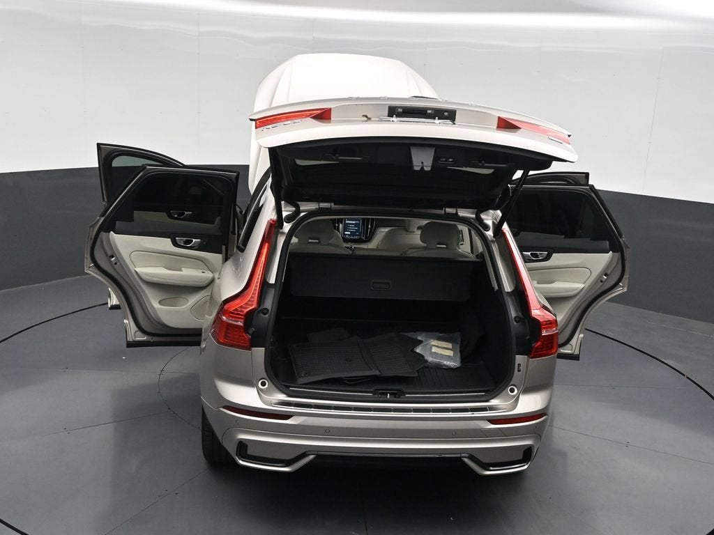 2024 Volvo XC60 Recharge Plug-In Hybrid T8 Plus Dark Theme