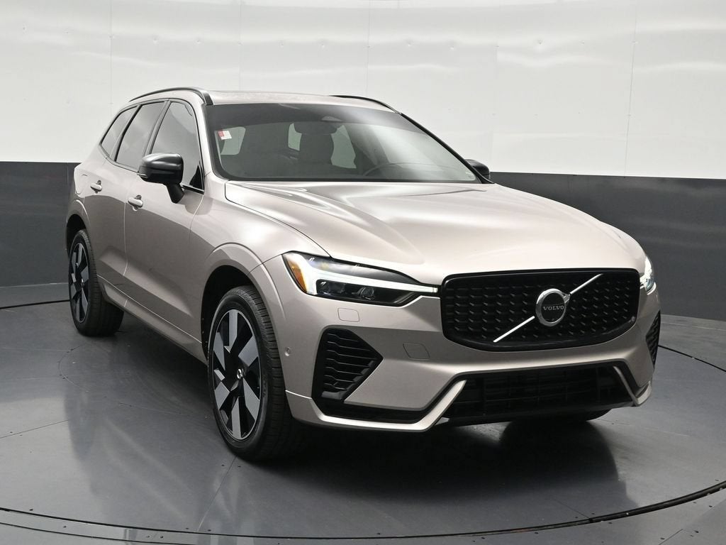 2024 Volvo XC60 Recharge Plug-In Hybrid T8 Plus Dark Theme