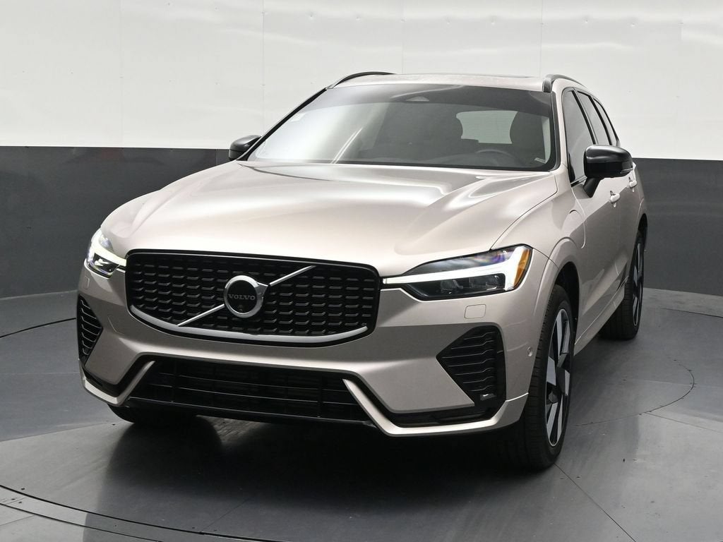 2024 Volvo XC60 Recharge Plug-In Hybrid T8 Plus Dark Theme