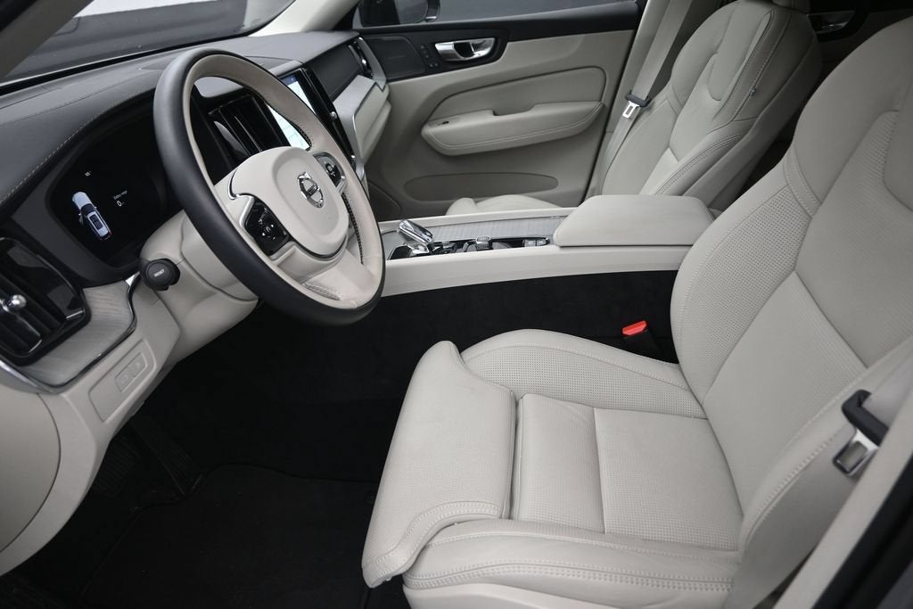 2024 Volvo XC60 Recharge Plug-In Hyb Ultimate Dark Theme