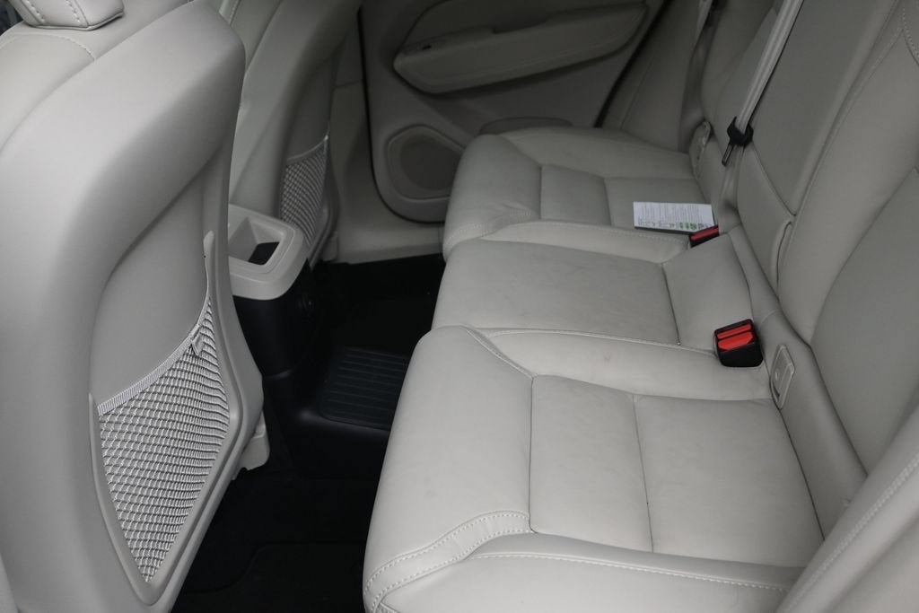 2024 Volvo XC60 Recharge Plug-In Hyb Ultimate Dark Theme