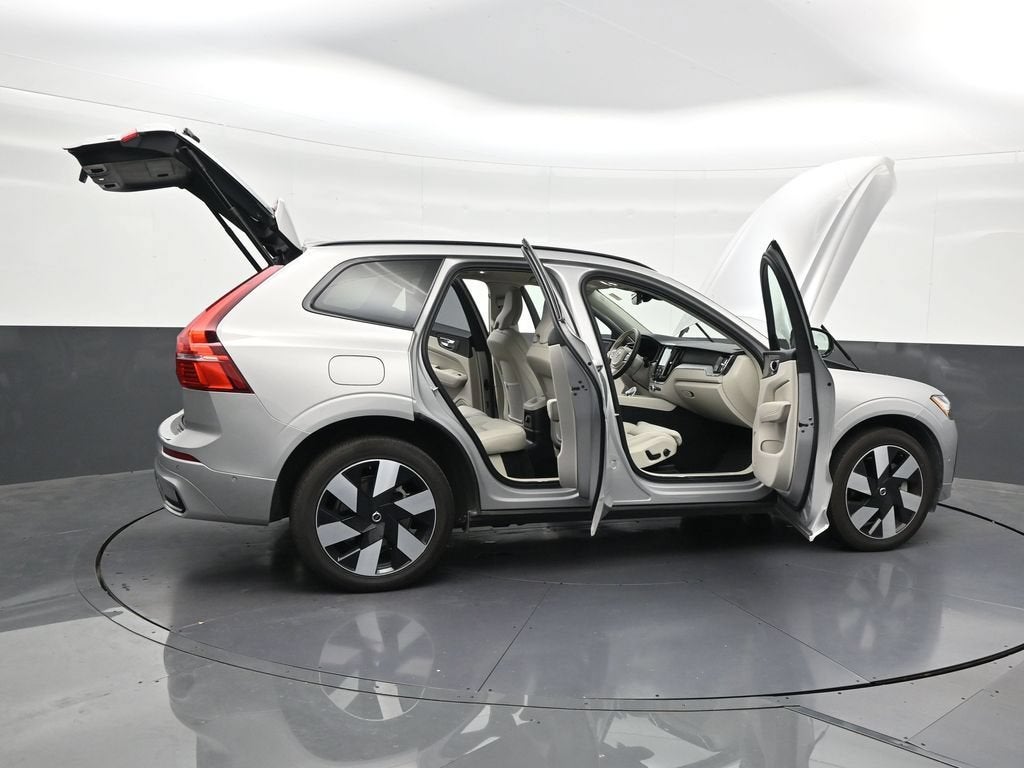 2024 Volvo XC60 Recharge Plug-In Hyb Ultimate Dark Theme