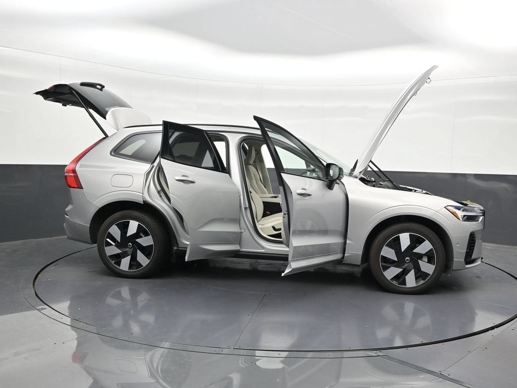 2024 Volvo XC60 Recharge Plug-In Hyb Ultimate Dark Theme