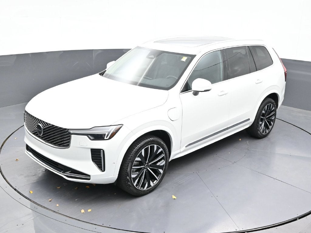 2025 Volvo XC90 Plug-In Hybrid Plus