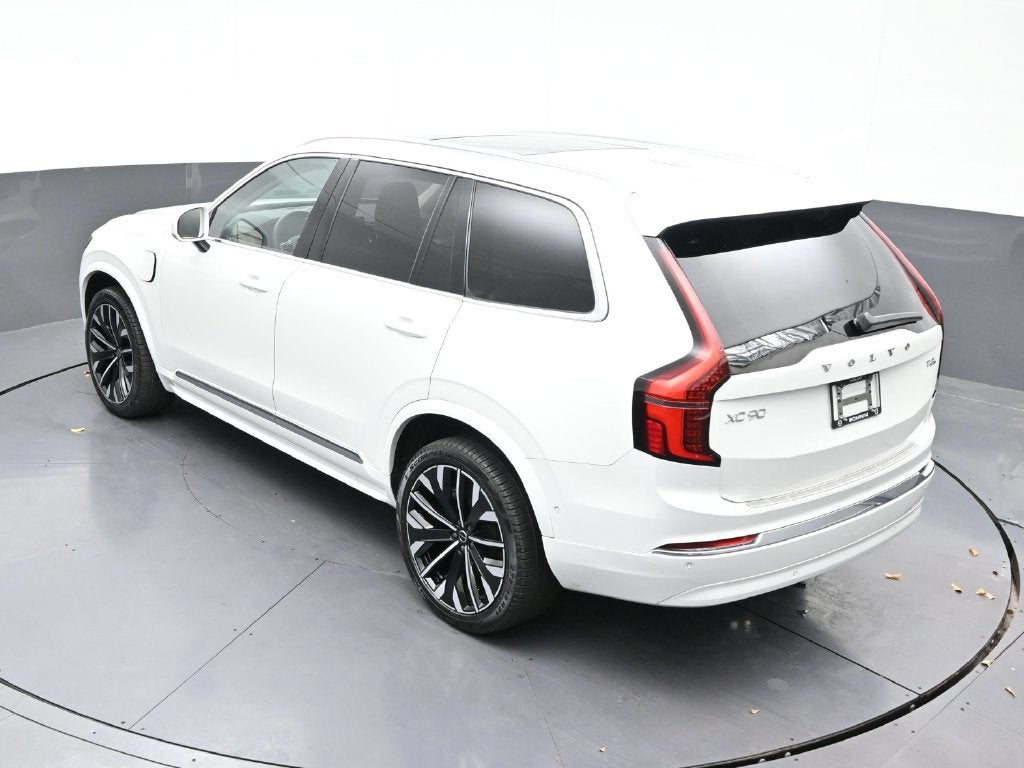 2025 Volvo XC90 Plug-In Hybrid Plus