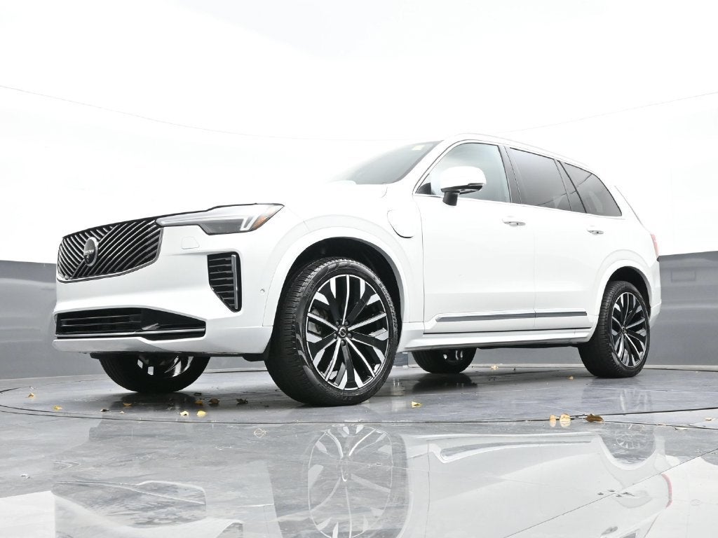 2025 Volvo XC90 Plug-In Hybrid Plus