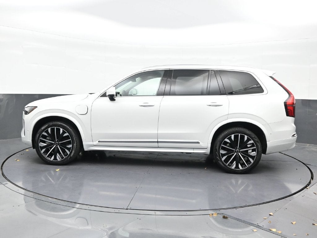 2025 Volvo XC90 Plug-In Hybrid Plus