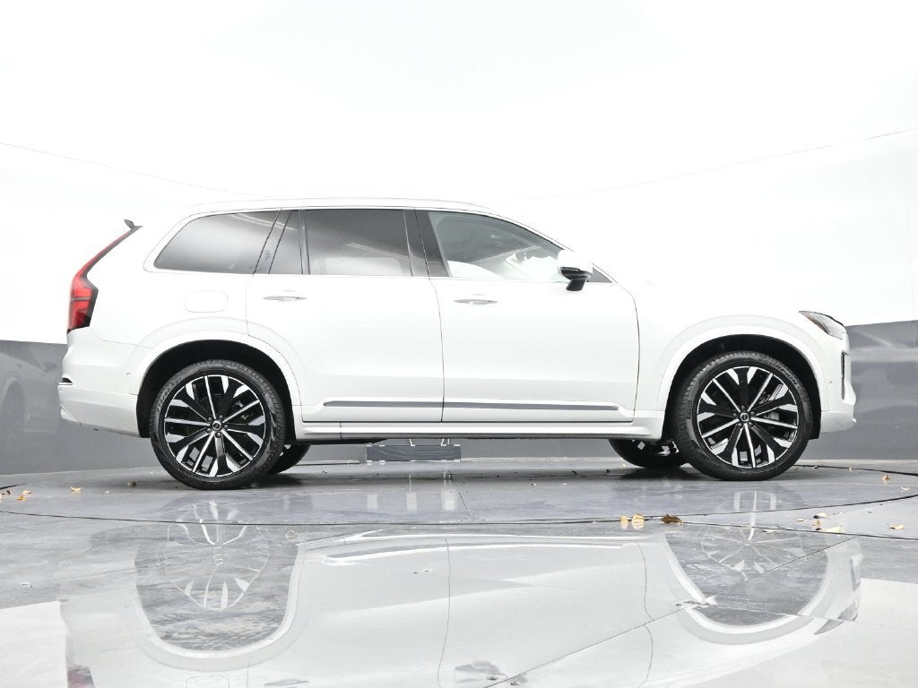 2025 Volvo XC90 Plug-In Hybrid Plus