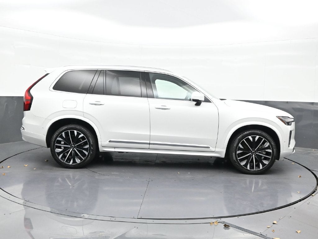 2025 Volvo XC90 Plug-In Hybrid Plus
