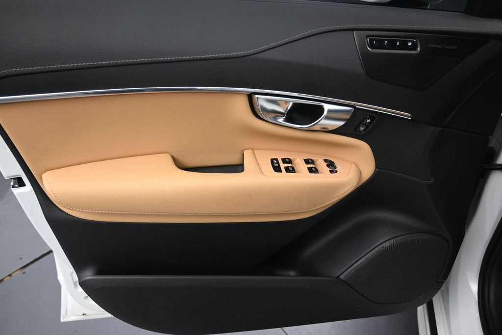 2025 Volvo XC90 Plug-In Hybrid T8 Ultra 7-Seater