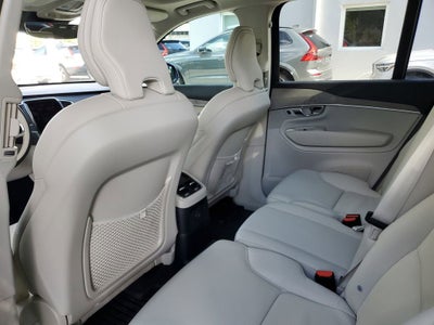 2025 Volvo XC90 Plug-In Hybrid Core