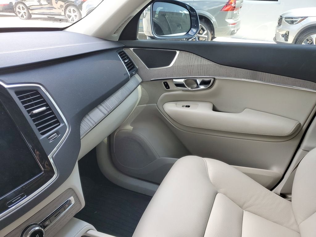 2025 Volvo XC90 Plug-In Hybrid Core