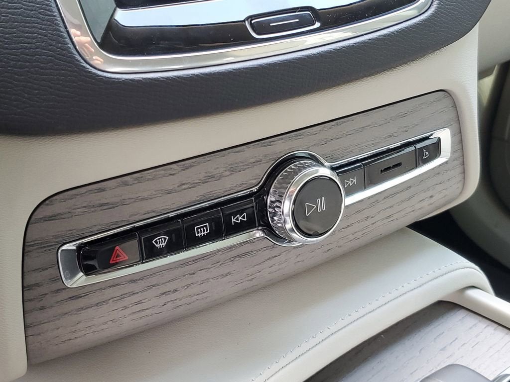 2025 Volvo XC90 Plug-In Hybrid Core