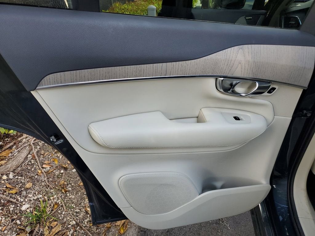 2025 Volvo XC90 Plug-In Hybrid Core