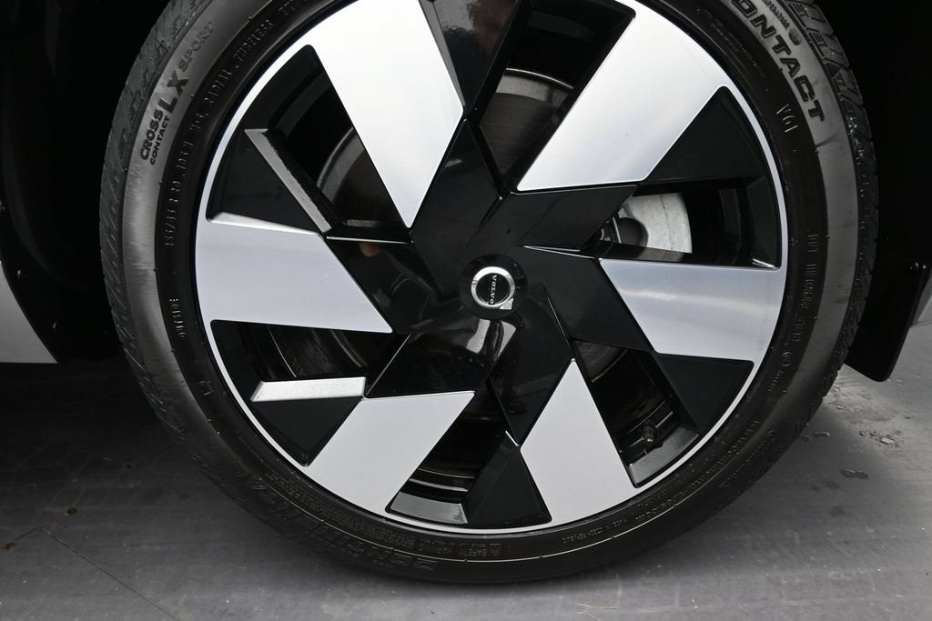 2025 Volvo XC60 Plug-In Hybrid Plus