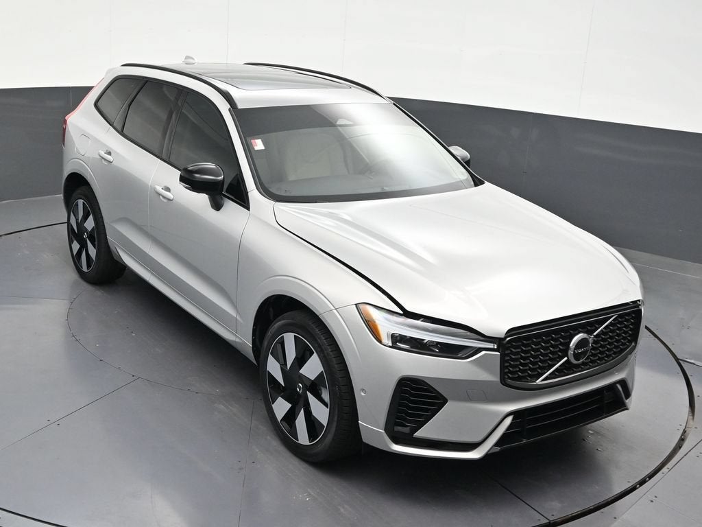 2025 Volvo XC60 Plug-In Hybrid Plus