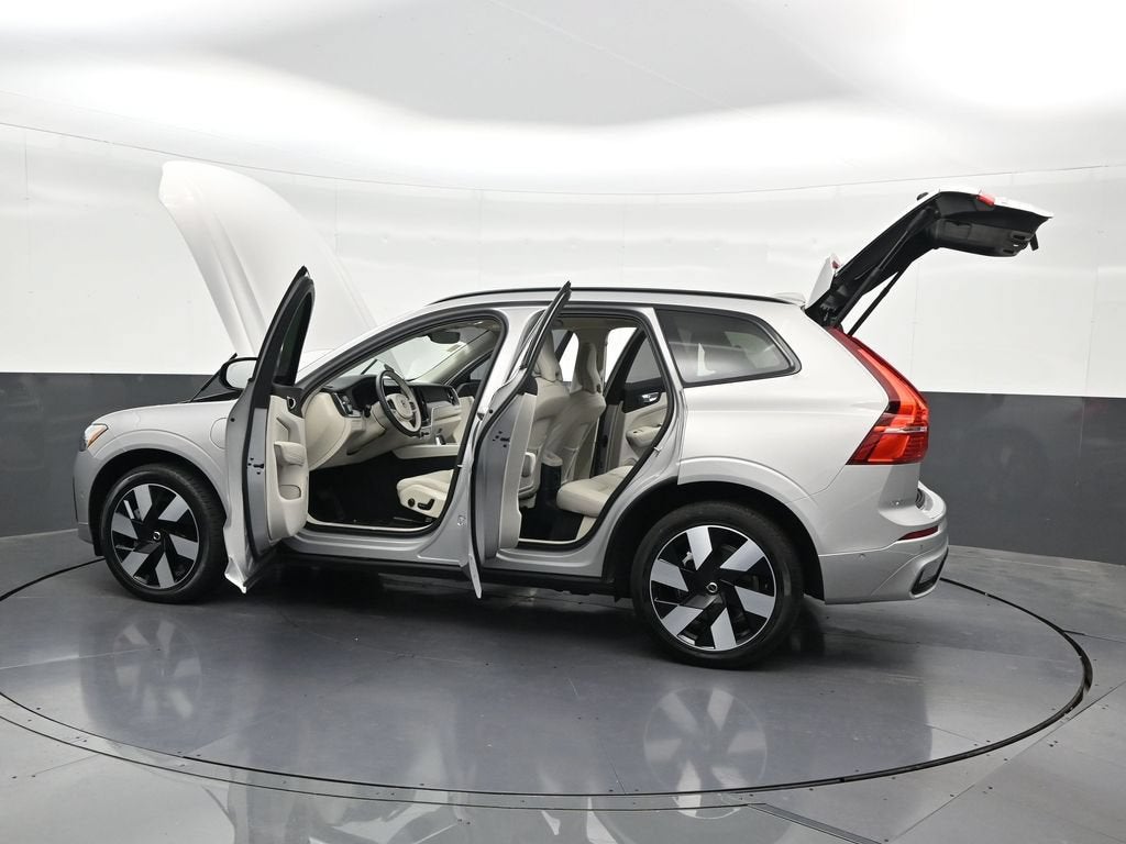 2025 Volvo XC60 Plug-In Hybrid Plus