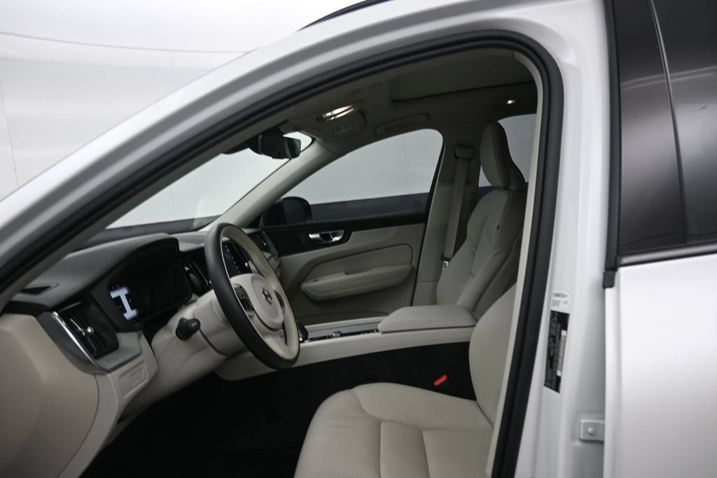 2025 Volvo XC60 Plug-In Hybrid Plus