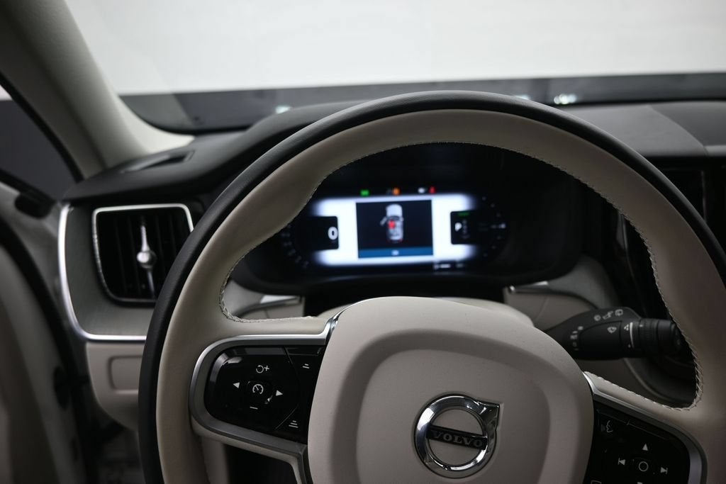2025 Volvo XC60 Plug-In Hybrid Plus