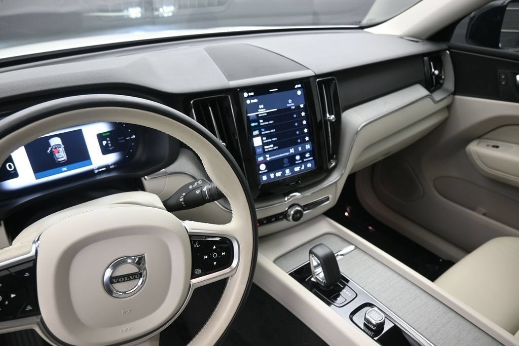 2025 Volvo XC60 Plug-In Hybrid Plus