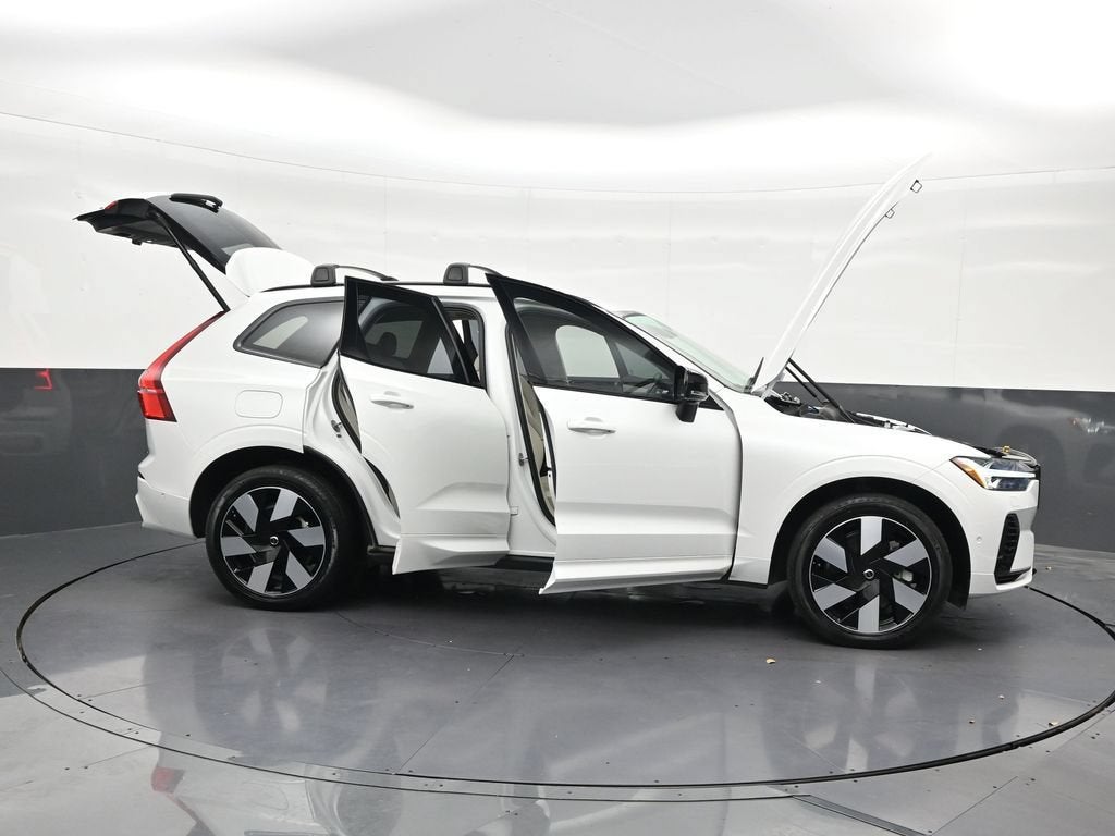 2025 Volvo XC60 Plug-In Hybrid Plus