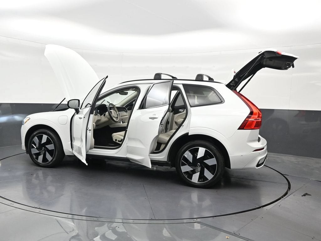 2025 Volvo XC60 Plug-In Hybrid Plus
