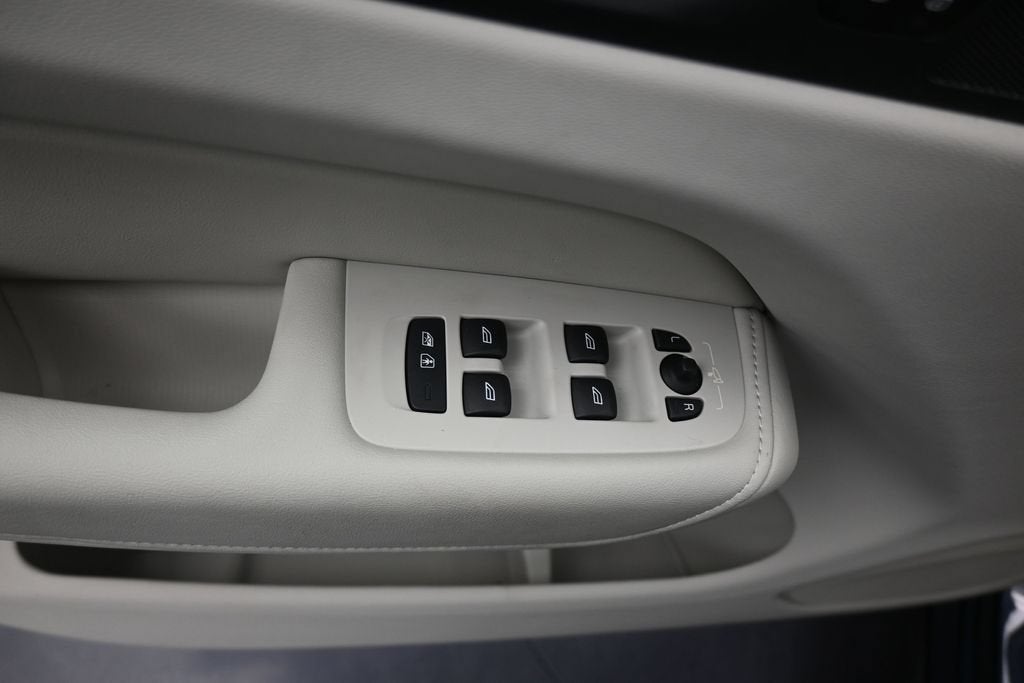 2025 Volvo XC60 Plug-In Hybrid Plus, T8 AWD Electric/Gasoline, Dark