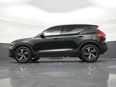 2023 Volvo XC40 Core