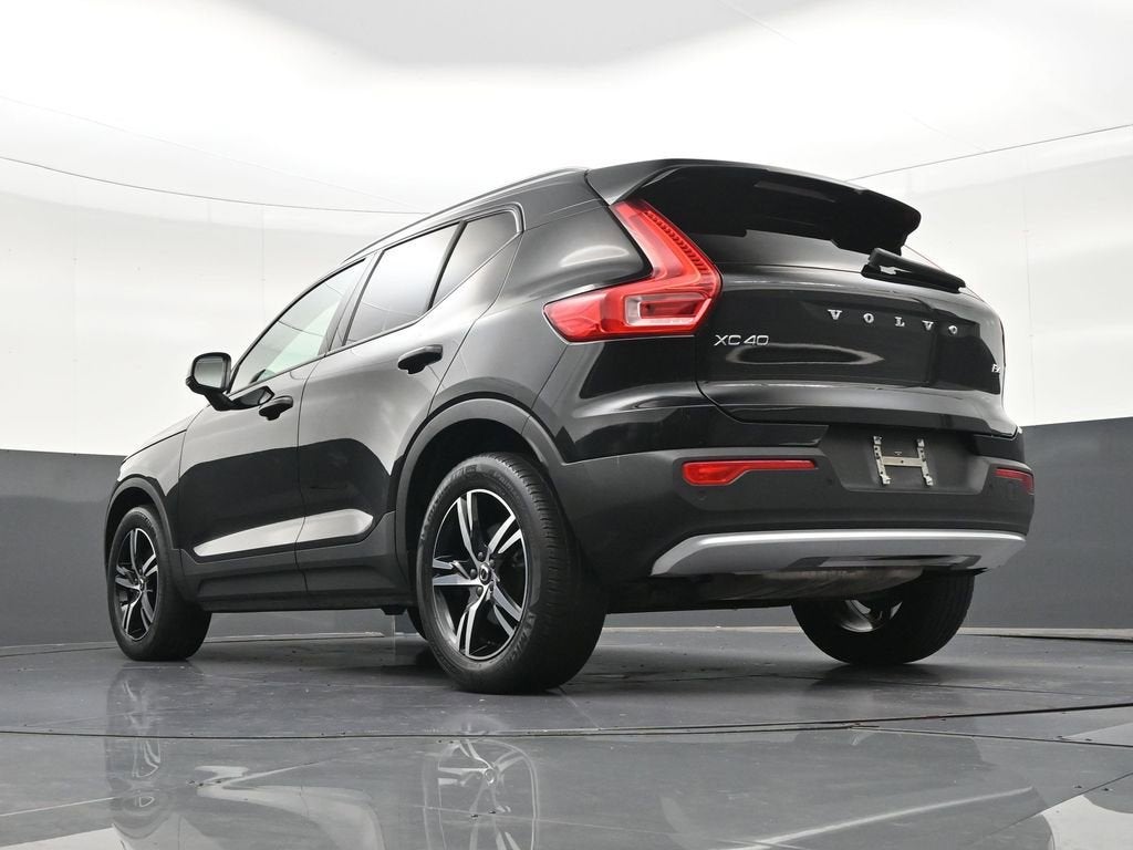 2023 Volvo XC40 Core