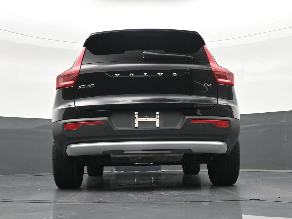2023 Volvo XC40 Core