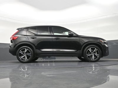 2023 Volvo XC40 Core
