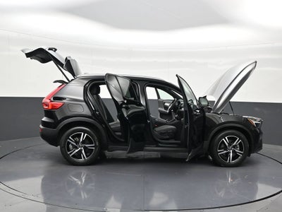 2023 Volvo XC40 Core