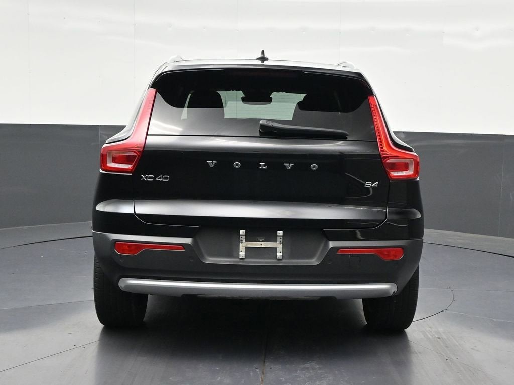 2023 Volvo XC40 Core