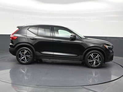 2023 Volvo XC40 Core