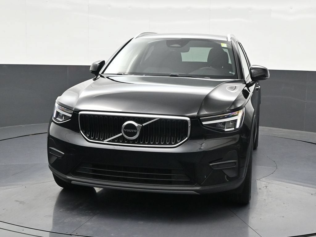 2023 Volvo XC40 Core