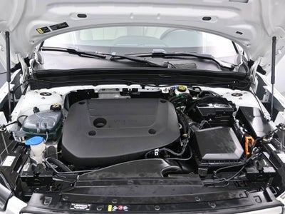 2023 Volvo XC40 Plus Bright Theme