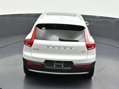 2023 Volvo XC40 Plus Bright Theme