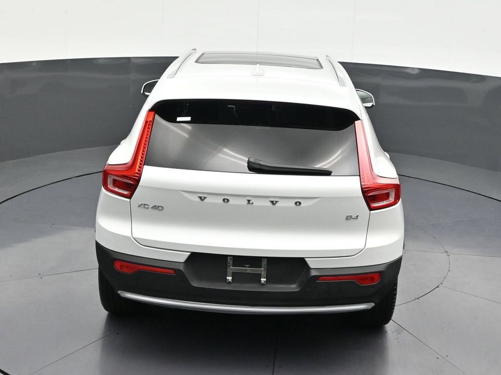 2023 Volvo XC40 Plus Bright Theme