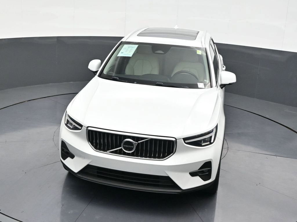 2023 Volvo XC40 Plus Bright Theme