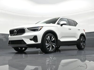 2023 Volvo XC40 Plus Bright Theme