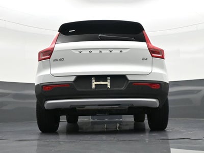 2023 Volvo XC40 Plus Bright Theme