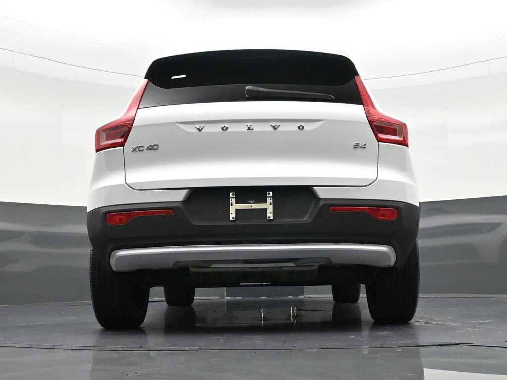 2023 Volvo XC40 Plus Bright Theme