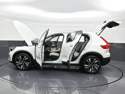 2023 Volvo XC40 Plus Bright Theme