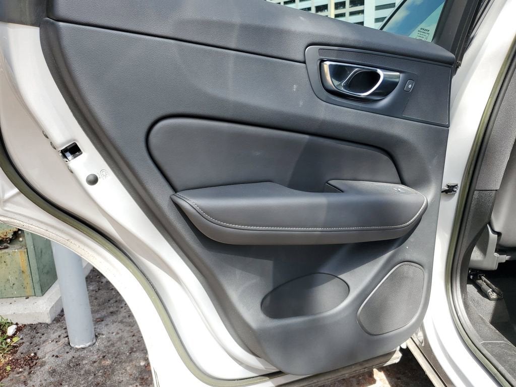 2023 Volvo XC60 Ultimate Bright Theme