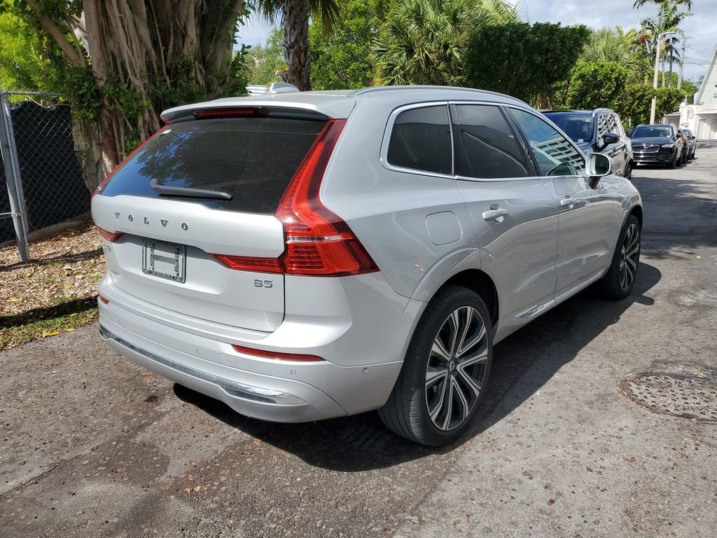 2023 Volvo XC60 Ultimate Bright Theme