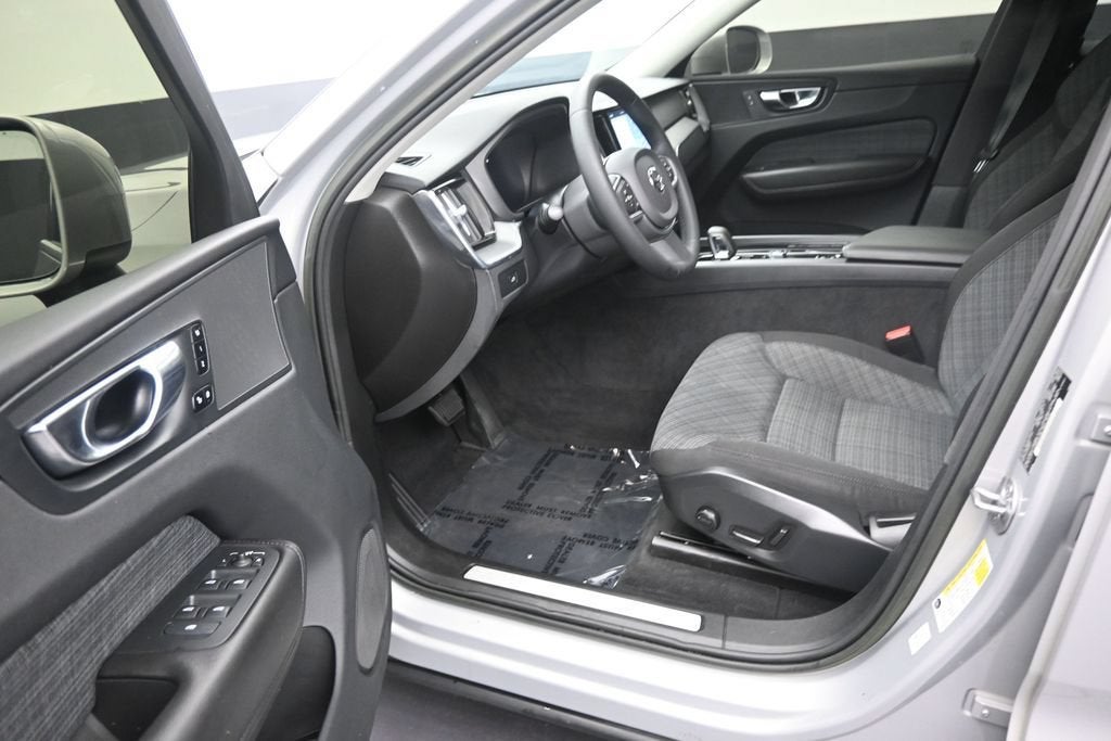 2023 Volvo XC60 B5 Core