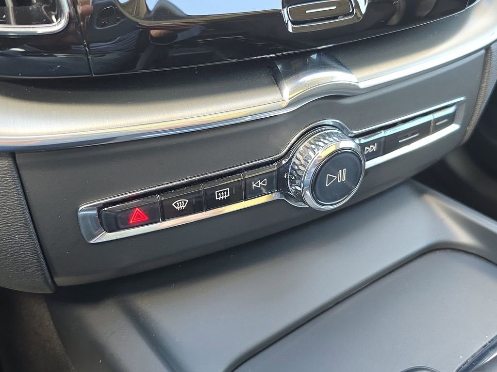 2023 Volvo XC60 Core