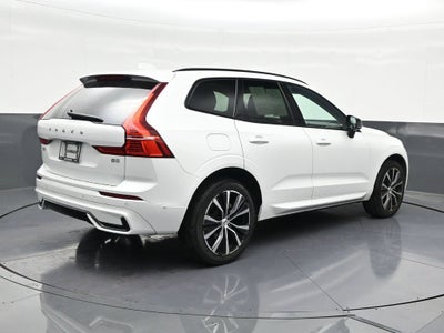 2023 Volvo XC60 Plus Dark Theme